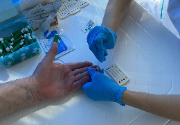 У медзакладі в Чернівцях робитимуть безкоштовний тест на гепатити B та C: куди звертатися