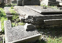 На Почесній алеї слави у Чернівцях виділили територію для родинних поховань