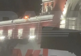 У Курську прогримів вибух. В районі залізничного вокзалу спалахнула пожежа, губернатор визнав атаку БПЛА