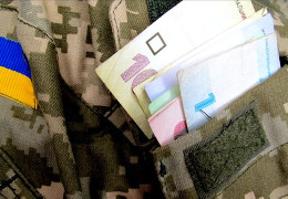 Грошова допомога ветеранам: українські захисники можуть отримати по 20 тисяч гривень