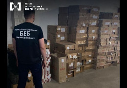 Чернівчанку судитимуть за продаж контрафактних сигарет: збитки державі на сотні тисяч гривень