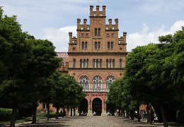 У Чернівецькому університеті оголосили догани через лайку першокурсників на посвяті щодо матфаку