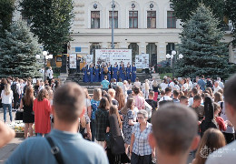 Гуртом співали "Червону руту" й "Водограй": свято української пісні відбулося в Чернівцях