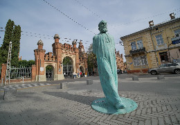 "Людський і контактний": пам'ятник Сидору Воробкевичу презентували в Чернівцях
