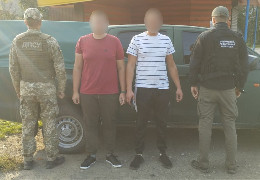 Пішки й на автівках: на Буковині завадили втекти за кордон 30 чоловікам