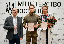 32-річний керівник пресслужби СБУ Артем Дехтяренко одружився з ведучою "24 каналу" Анастасією Норіциною