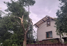 Через буревій 14 населених пунктів Буковини частково знеструмлені - "Чернівціобленерго"