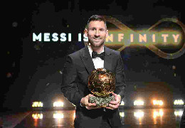 Кращий футболіст планети: Ліонель Мессі став недосяжною футбольною легендою. Він увосьме отримав "Золотий м’яч"
