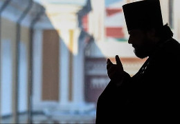 За проросійські заяви на похороні українського захисника, попу московського патріархату на 12 років заборонили релігійні посади