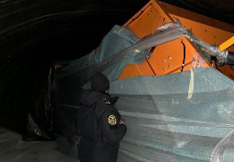 Чернівецькі митники викрили оборудку із ввезенням через КПП Порубне з Румунії сміттєвозів вартістю понад 1,8 млн грн