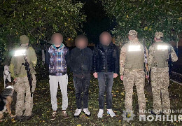 Поліція затримала буковинця, який за 19 тисяч доларів намагався переправити у Молдову трьох ухилянтів
