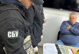 У Чернівцях голову ВЛК, якого підозрюють у вимаганні хабаря від військового, випустили з-під варти за 120 тисяч гривень
