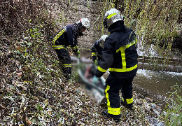 У Чернівцях рятувальники підняли з річки тіло жінки