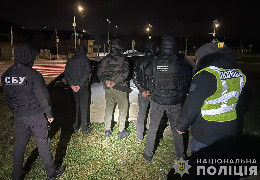 Поліція затримала буковинця, який за 10000 євро поспряв ухилянтам поза пунктом пропуску перебратися до Румунії