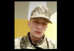 21-річний чернівчанин Максим Діновський у складі 8-го ОГШБ знаменитої бригади «Едельвейс» поклав своє життя заради майбутніх поколінь