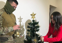 Доброволець з Колумбії, який захищає Україну, зробив пропозицію дівчині з Тернополя