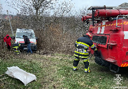 У Дністровському районі працівники ДСНС врятували карету "швидкої допомоги", у якій знаходився пацієнт