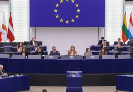 Європарламент закликав Європейську раду почати переговори про членство з Україною і Молдовою