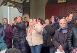 Церковний скандал у Ржавинцях: чи зможуть віряни ПЦУ молитися у храмі, який намагались відібрати в громади
