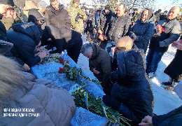 На Сторожинеччині в останню дорогу провели солдата Сергія Палічука, який загинув в боях за Україну. У Героя залишилися п’ятеро дітей