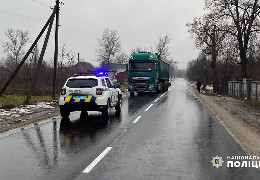 На Буковині судитимуть 29-річного водія вантажівки "DAF" який на смерть збив жінку