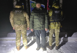 На Буковині прикордонники затримали ухилянта, який у 20 градусний мороз у легких кросівках намагався перейти до Румунії через Карпати