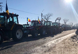 Румунські фермери продовжуть блокаду кордону у Сіреті та Вікову-де-Сус. Поліція країни почала виявляти і штрафувати провокаторів, які закликають до дестабілізації