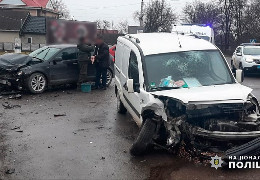 У Новоселиці в ДТП постраждали водії «Fiat Doblo» та «Audi A3»
