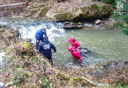 У Вижницькому району у річці Сірет рятувальники підняли на берег тіло потопельника