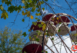 У парку Шевченка в Чернівцях демонтують три старі атракціони: встановлять гойдалки для найменших та модернізоване дитяче колесо
