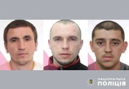 На Буковині розшукують трьох чоловіків, які напали на поліцейських і намагалися заволодіти зброєю