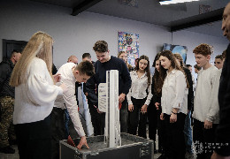 Голова Чернівецької облради Бойко шукає на Буковині талановиту молодь для реалізації креативних ідей. Переможець конкурсу отримає від нього 15 тисяч гривень