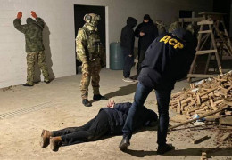 На Буковині засудили бандита, який "організував" викрадення бізнесмена з Вінниччини та вимагав від родичів потерпілого 150 тисяч доларів