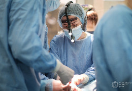 У Чернівецькій обласній клінічній лікарні провели надскладну унікальну операцію на роздробленій щелепі чоловіка