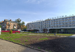 Чинуш будує біля готелю "Буковина" басейн та бювет