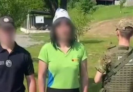 Прикордонники затримали ухилянта, який переодягнувся у жінку, щоб перетнути кордон з Румунією (відео)