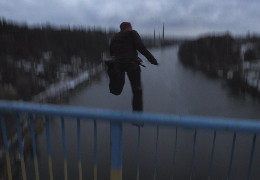 У Чернівцях чоловік стрибнув з мосту через річку Прут поблизу «Дріжджзаводу»