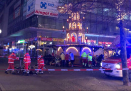У Німеччині авто в'їхало в натовп на різдвяному ярмарку: є загиблі і поранені