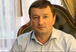 Затриманий працівниками ТЦК ексзаступник начальника Буковинської митниці Юрій Терещук втік під час проходження ВЛК. Він перебував у розшуку, як ухилянт - ЗМІ