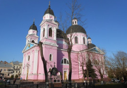 У Чернівцях другу добу прихильники Московського патріархату не покидають Свято-Духівський кафедральний собор: бояться штурму і захоплення