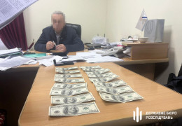 ДБР затримало голову райдержадміністрації, який допомагав ухилянтам за гроші