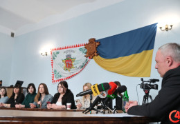 У Чернівцях продовжили програму із закупівлі автомобілів для військових. Для її реалізації удвічі збільшили суму - мер міста Клічук