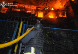 Нічна атака дронів: в Одесі загинули двоє людей, 15 травмовані. Постраждали Сумщина і Київщина. Дрон влучив в АЗС у Харкові