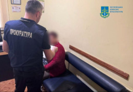 За 12 000 доларів США пообіцяла допомогти 42-річному ухилянту оформити II групу інвалідності - судитимуть жительку Дністровського району, яка "вирішувала питання" через знайомих у ВЛК