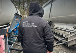 У Чернівцях судитимуть 5 учасників злочинної групи, які виготовляли та продавали фальсифікований бензин через мережу АЗС. Що відомо?