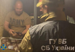 Спецслужби затримали комбата, який «обклав даниною» виплати підлеглих. Лише у березні він отримав 920 тис. грн «відкатів»