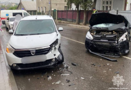 У Чернівцях на перехресті вулиць Кармелюка та проспекту Незалежності зіткнулися 5 автомобілів