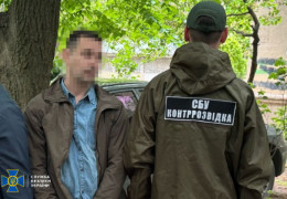 Чернівецькі співробітники СБУ допомогли затримали «крота» фсб, який влаштувався до оборонного заводу інженером, щоб викрасти нові розробки ЗСУ