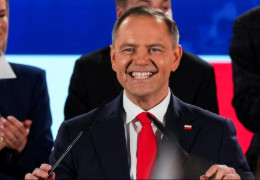 На президентських виборах у Польщі переміг Кароль Навроцький, який проти вступу України до НАТО