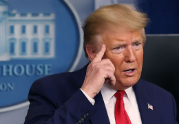 Оточення Трампа "збунтувалося" після його любязного поста про розмову з путіним. Той терміново поміняв пост на протилежний. У Вашингтоні зріє розкол?